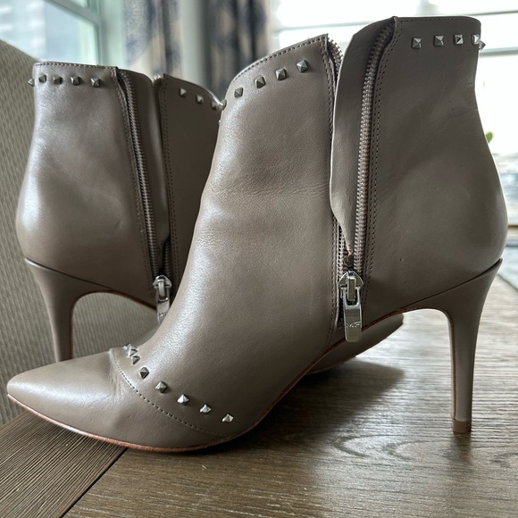 Studded heel Taupe Ankle Boots 9.5 - Picture 3 of 7